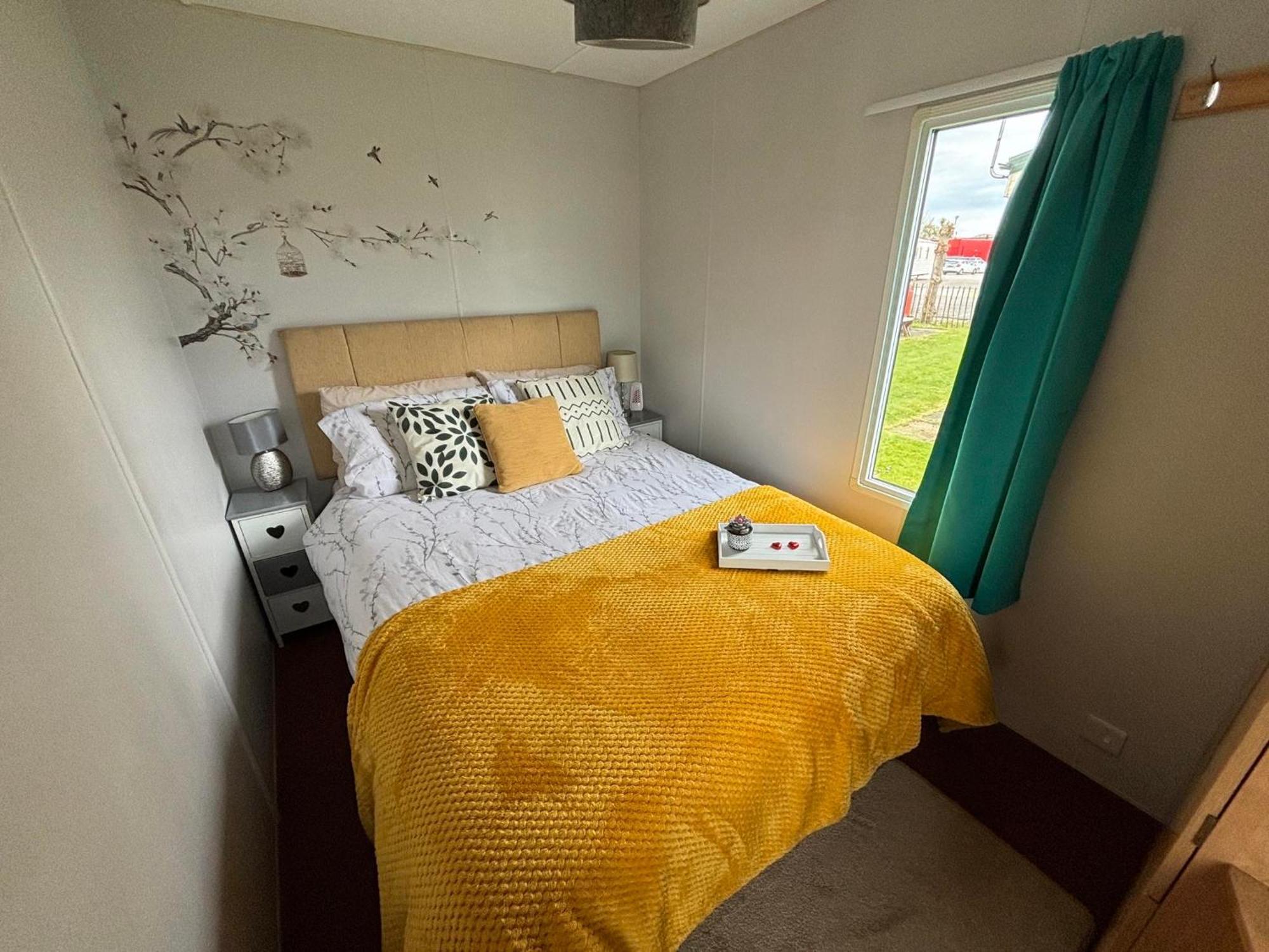 Pet Friendly Holiday Home On Golden Palm Skegness Bagian luar foto