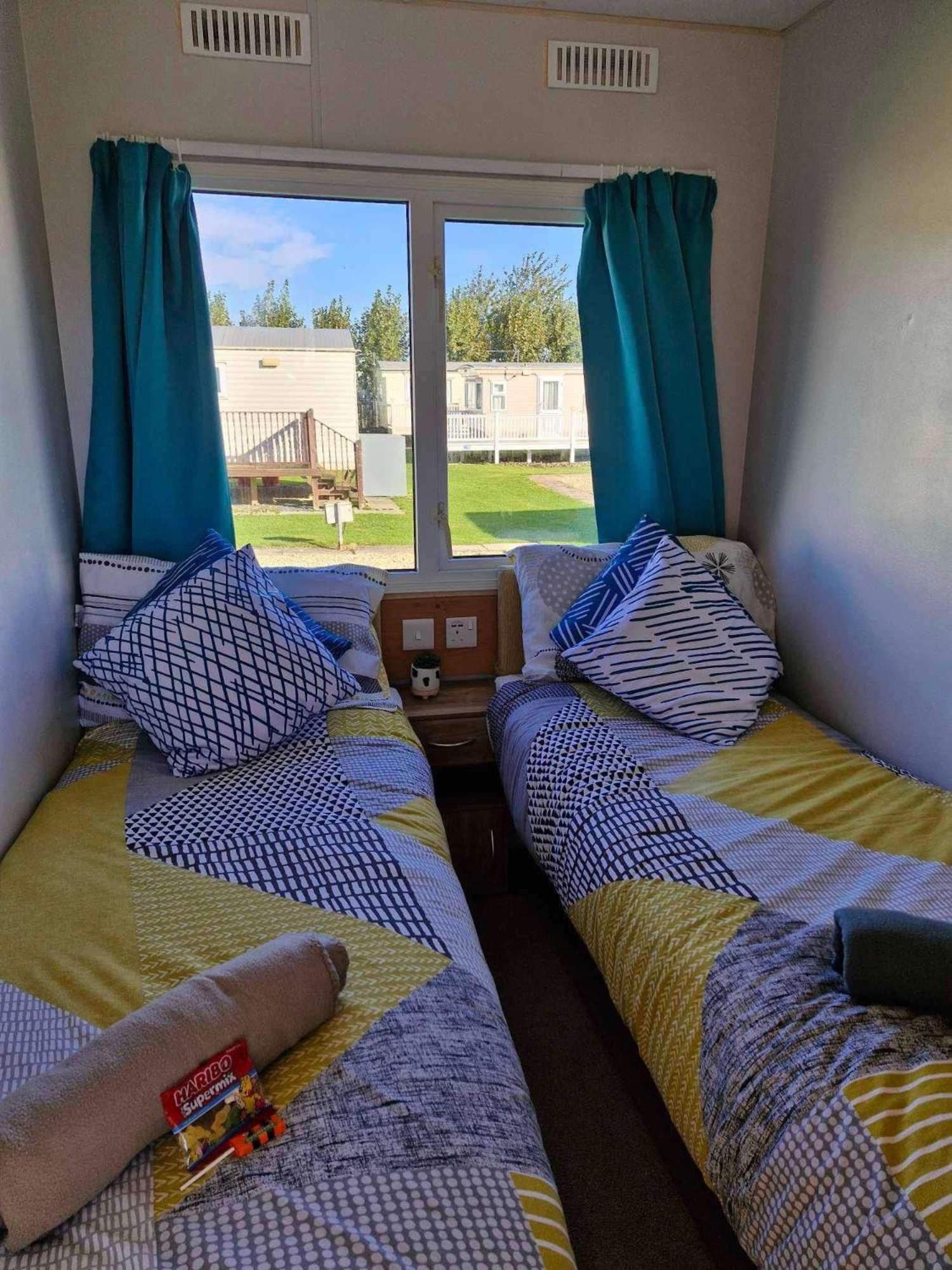 Pet Friendly Holiday Home On Golden Palm Skegness Bagian luar foto