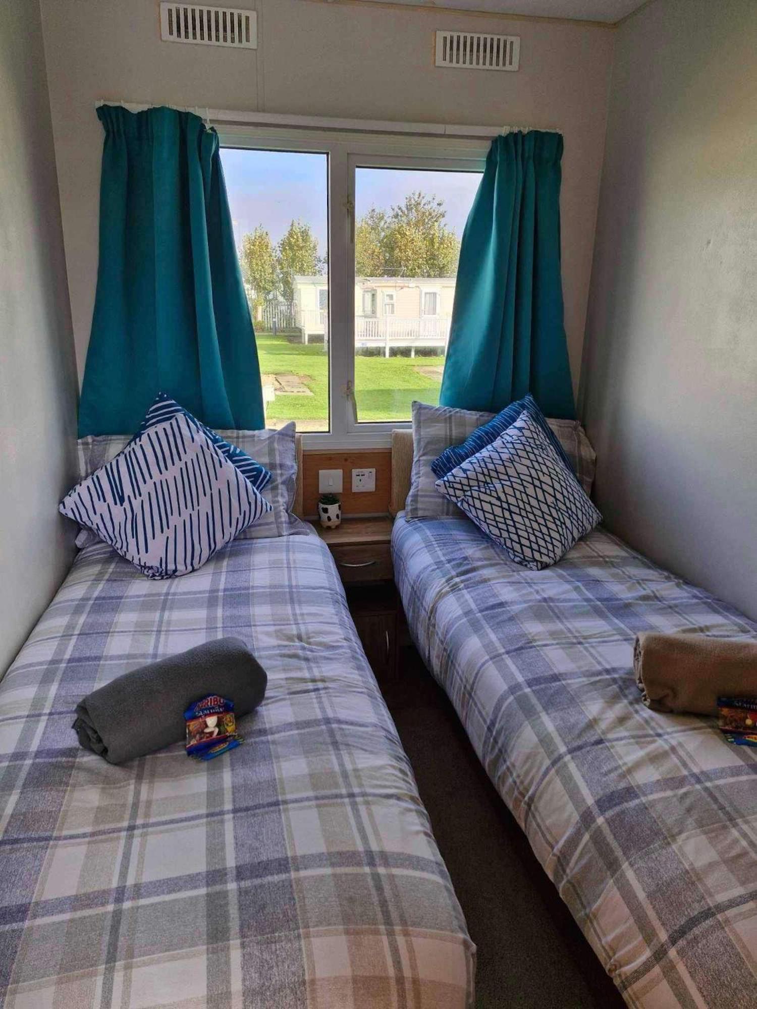 Pet Friendly Holiday Home On Golden Palm Skegness Bagian luar foto